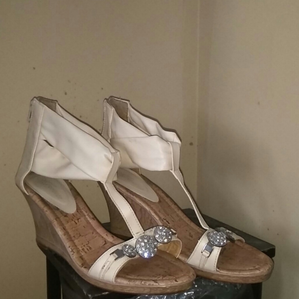 Cork shoe wedges